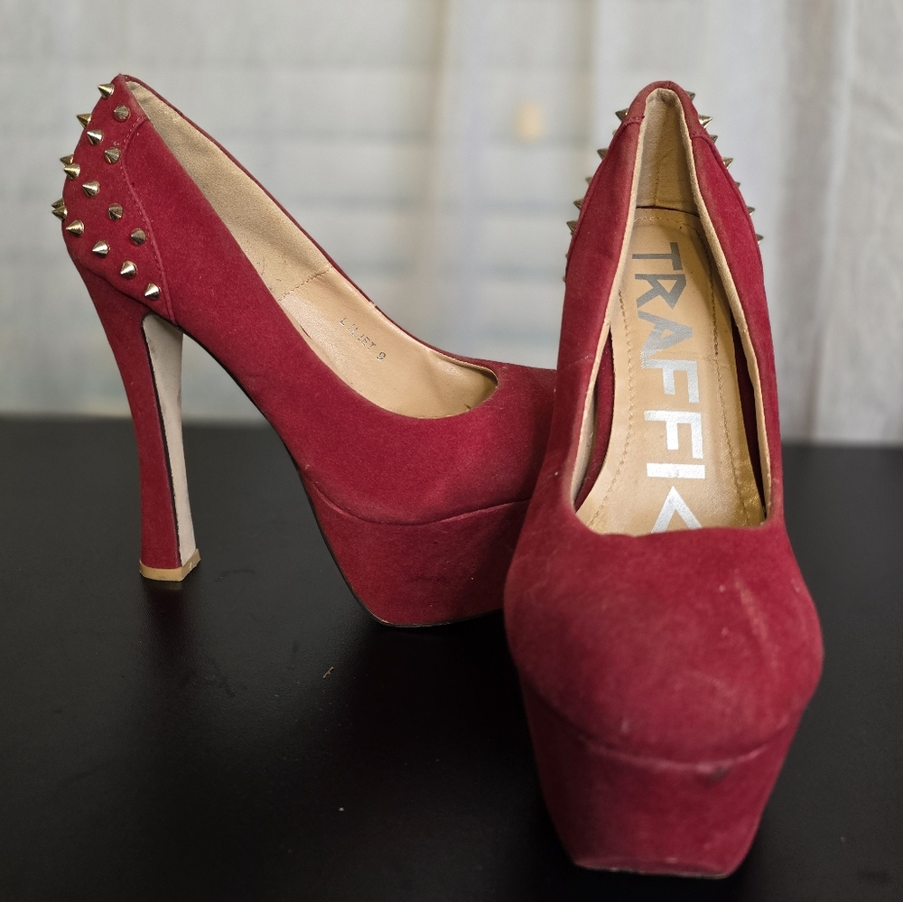 Traffic purple Velvet Spiked Heels Size 9